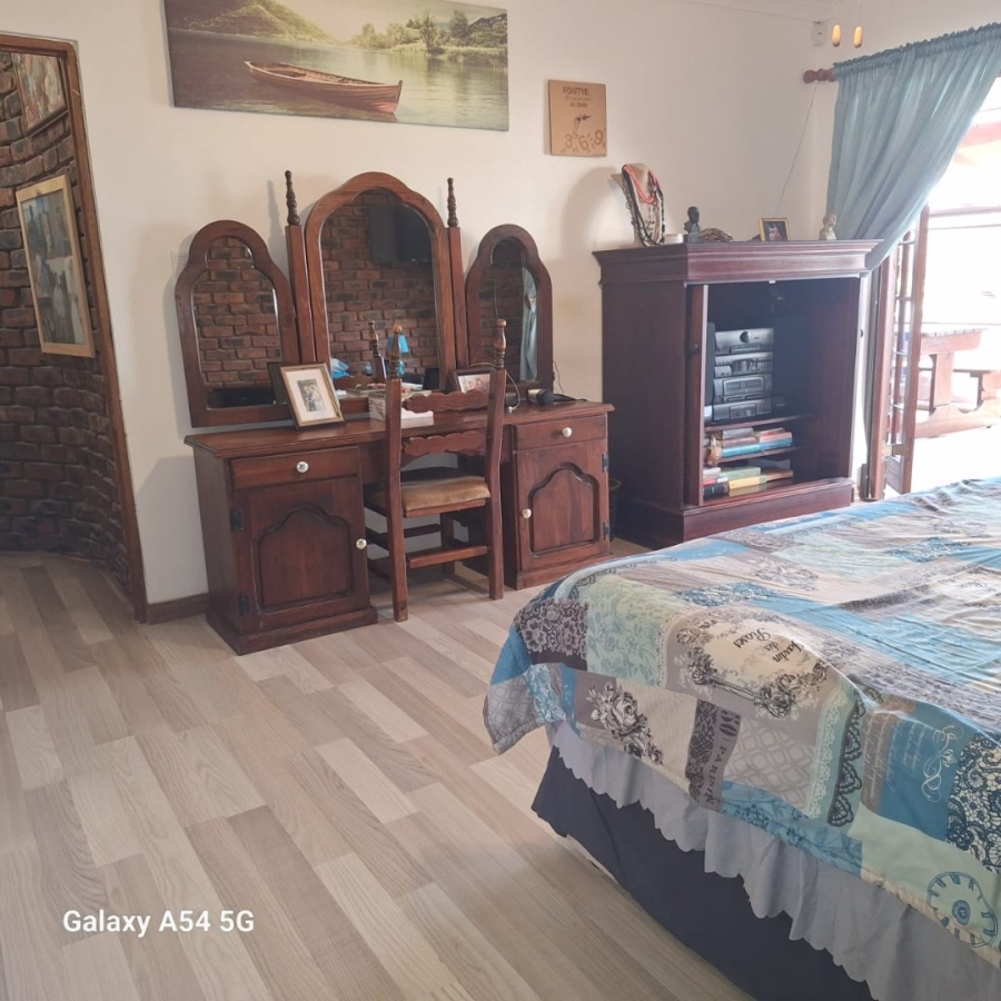 4 Bedroom Property for Sale in Hartenbos Heuwels Western Cape